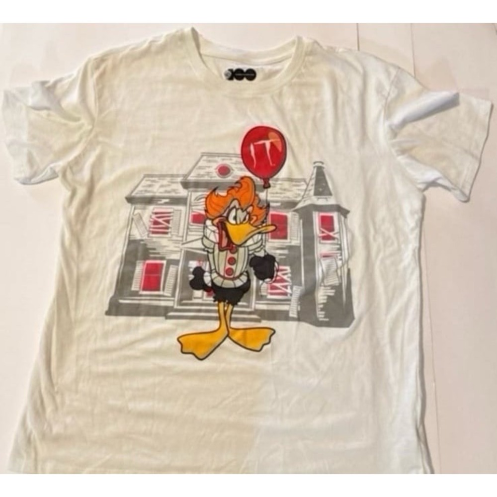 Warner‎ Bros Daffy Duck Pennywise shirt